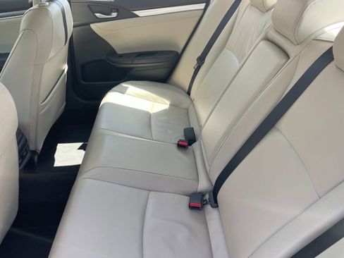 Used 2016 Honda Civic Touring image 19