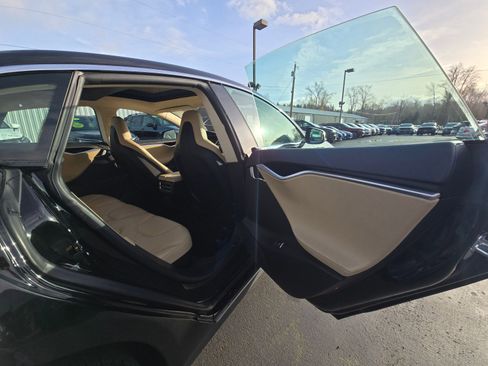 Used 2013 Tesla Model S image 13