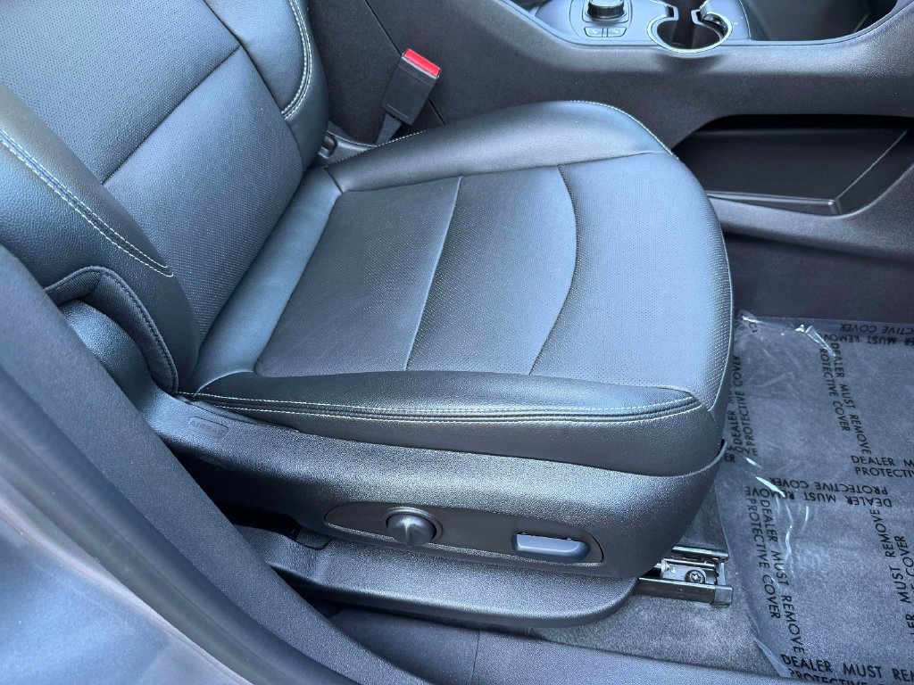 Used 2024 GMC Terrain SLT w/ LPO, Floor Liner Package AWD/4WD image 15