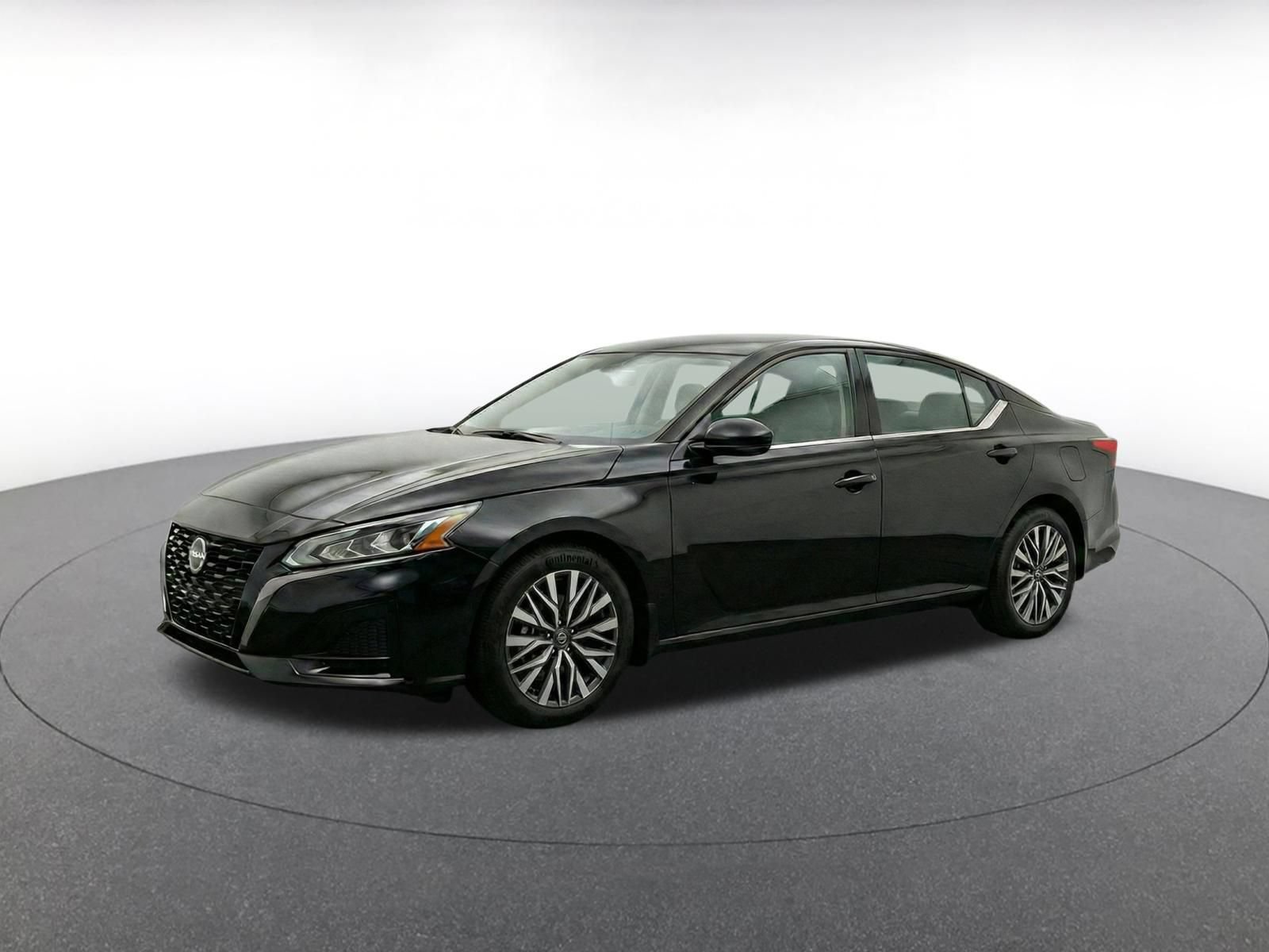 Used 2025 Nissan Altima 2.5 SV FWD image 3