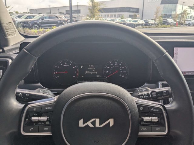 Used 2023 Kia Sorento S FWD image 29