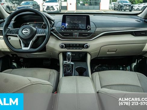 Used 2025 Nissan Altima 2.5 SV FWD image 25