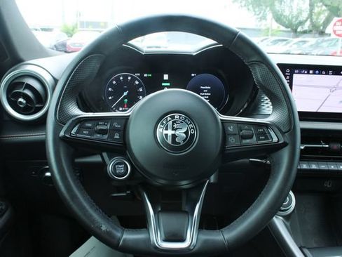 Used 2025 Alfa Romeo Tonale AWD/4WD image 24
