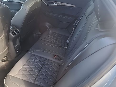 Used 2023 Buick Envision Avenir image 13