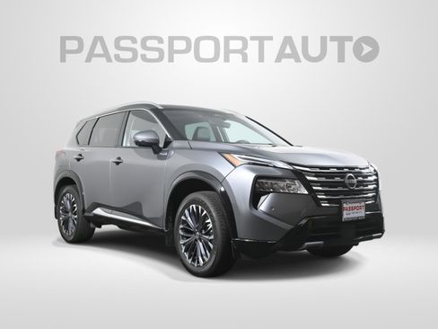 Used 2024 Nissan Rogue Platinum image 3