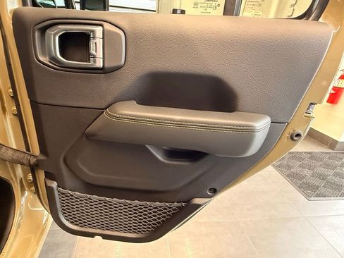 Used 2026 Jeep Wrangler Unlimited Sahara AWD/4WD image 34