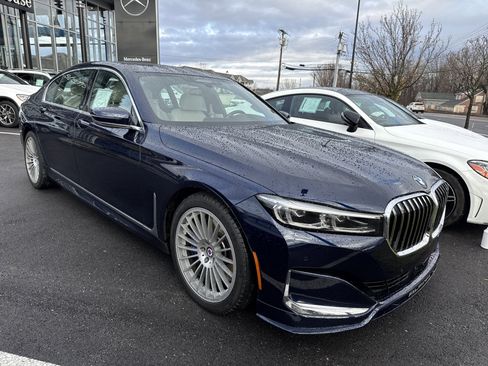 Used 2022 BMW ALPINA B7 xDrive image 2