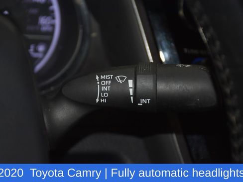 Used 2020 Toyota Camry SE FWD image 11