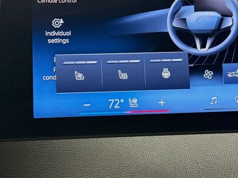 Used 2024 BMW iX xDrive50 w/ Premium Package AWD/4WD image 21
