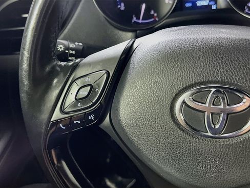Used 2018 Toyota C-HR XLE FWD image 19