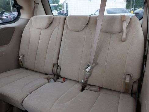 Used 2008 Kia Sedona LX FWD image 24