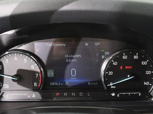 Used 2024 Ford Explorer XLT w/ Equipment Group 202A AWD/4WD image 27