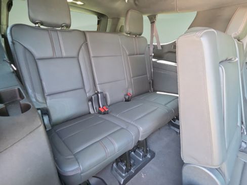 Used 2021 Chevrolet Suburban RST AWD/4WD image 26