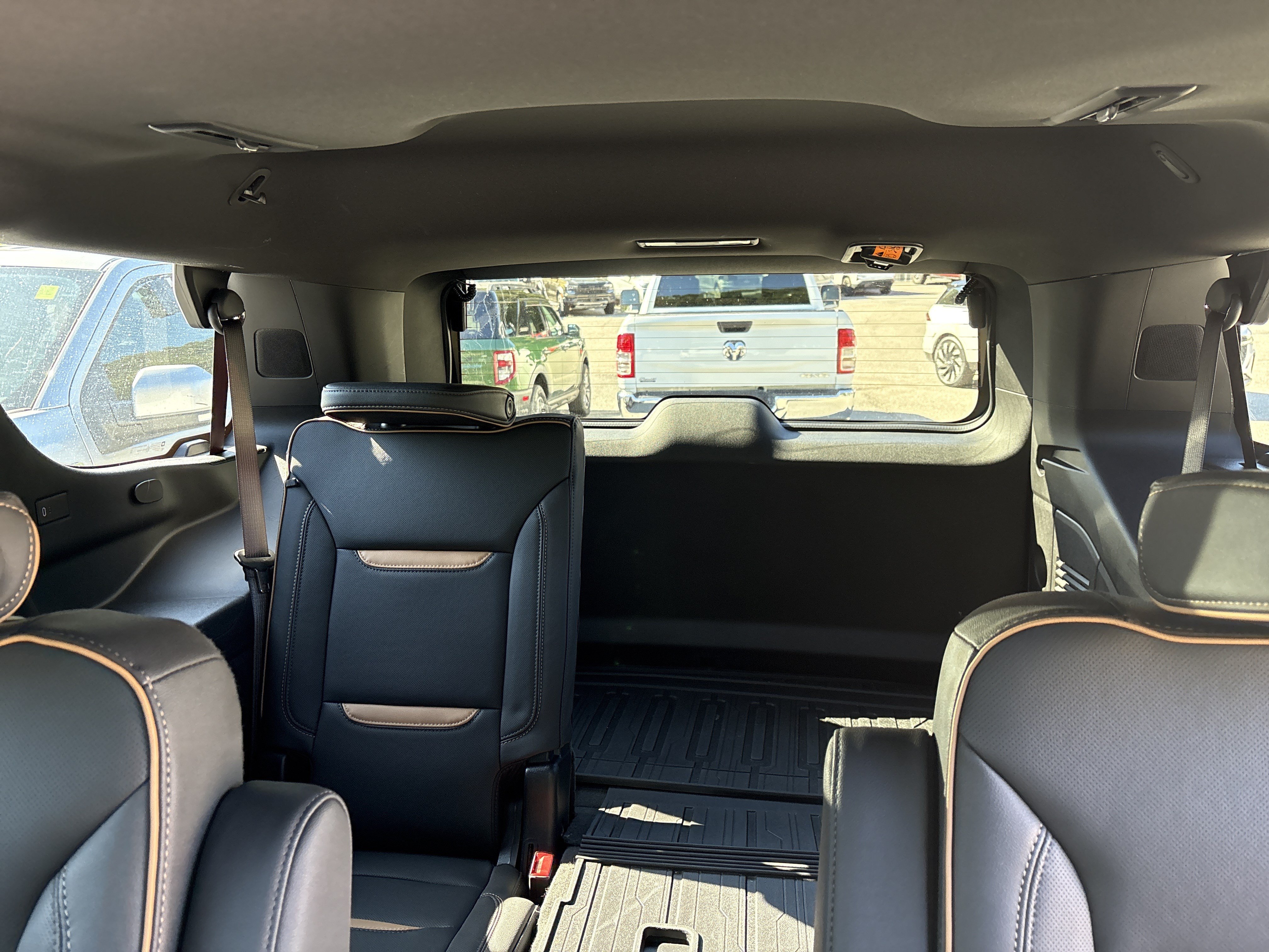 Used 2024 GMC Yukon AT4 AWD/4WD image 13