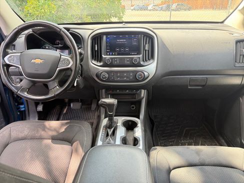 Used 2021 Chevrolet Colorado LT AWD/4WD image 19