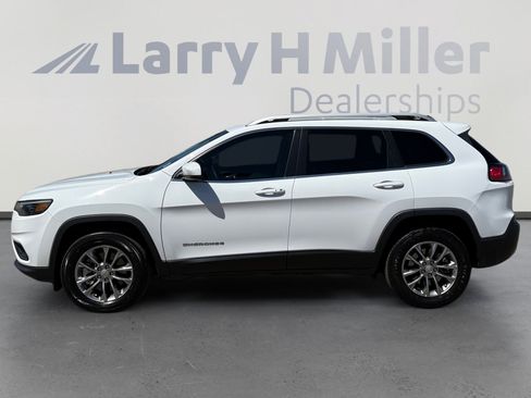 Certified 2021 Jeep Cherokee Latitude Lux w/ Comfort/Convenience Group AWD/4WD image 2