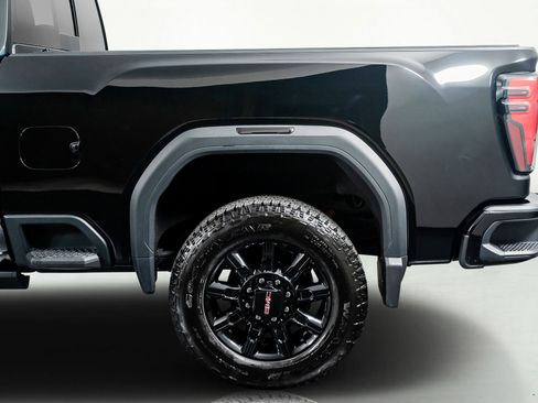 Used 2025 GMC Sierra 2500 AT4 w/ AT4 Premium Plus Package image 15