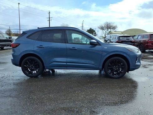 Used 2023 Ford Escape ST-Line Elite AWD/4WD image 6