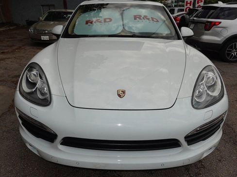Used 2014 Porsche Cayenne S image 2