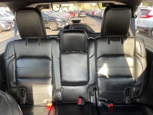 Used 2021 Jeep Wrangler Unlimited Sahara AWD/4WD image 9