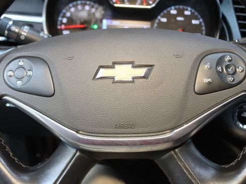 Used 2019 Chevrolet Impala LT FWD image 19