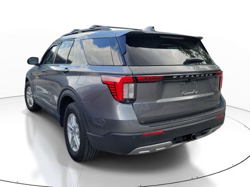 Used 2026 Ford Explorer Active w/ Active Comfort Package RWD image 3