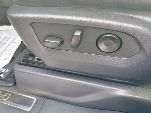 Used 2025 GMC Sierra 1500 AT4 w/ AT4 Premium Package image 24