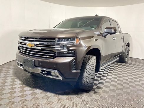 Used 2019 Chevrolet Silverado 1500 High Country w/ Technology Package AWD/4WD image 2