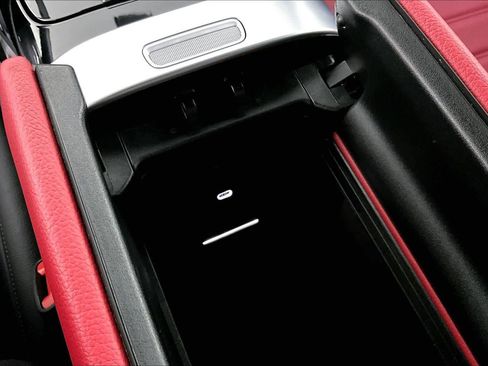 Used 2025 Mercedes-Benz GLC 300 image 34