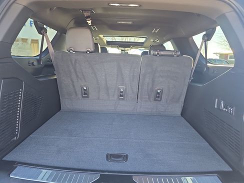 Used 2023 GMC Yukon XL Denali image 7