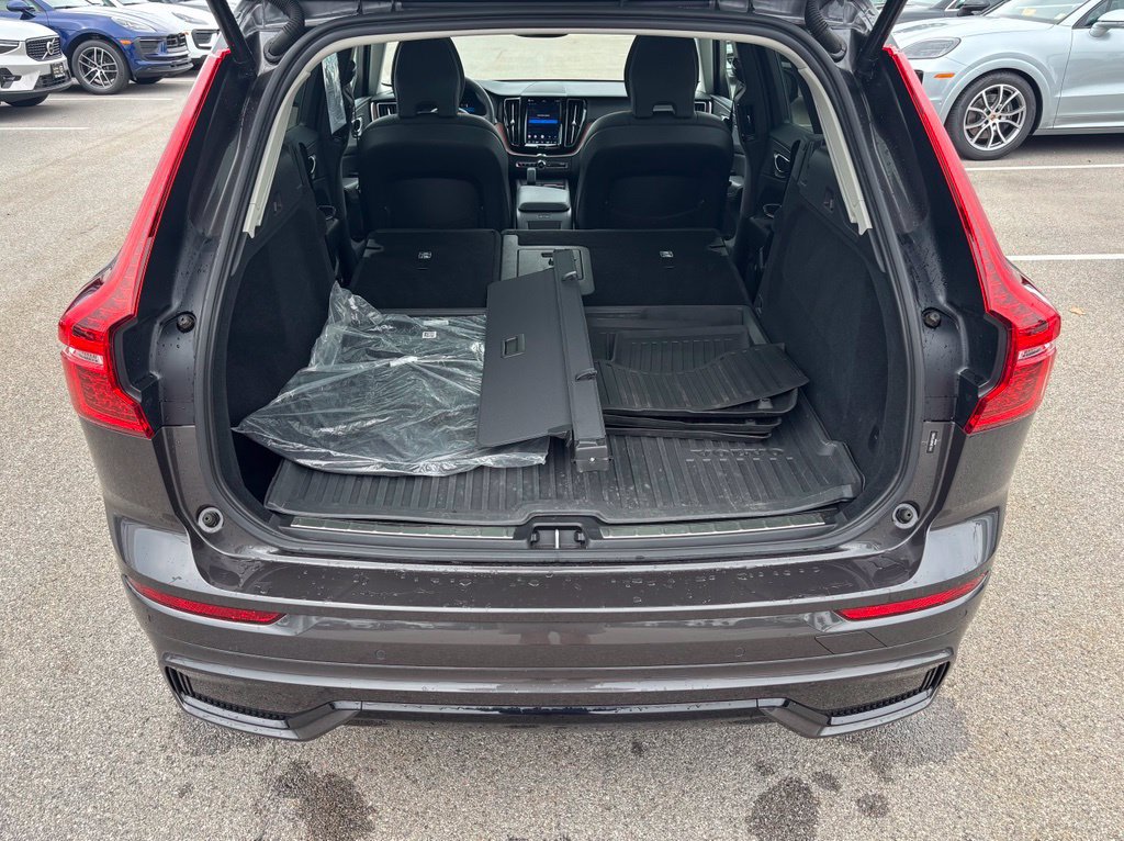 Certified 2023 Volvo XC60 B5 Plus w/ Climate Package AWD/4WD image 28