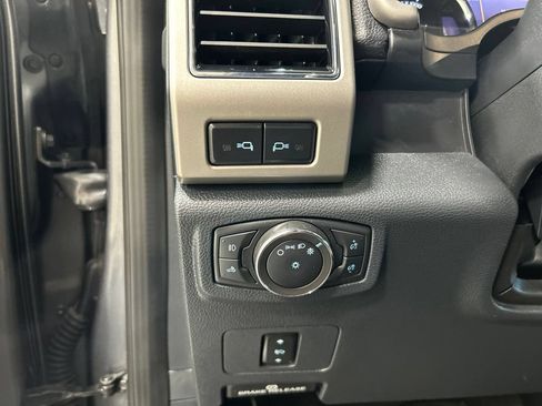 Certified 2022 Ford F250 Lariat w/ Chrome Package AWD/4WD image 14