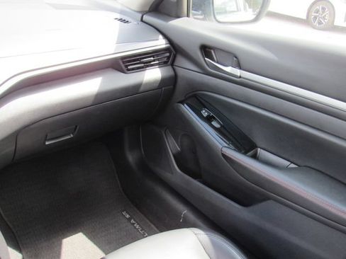 Used 2024 Nissan Altima 2.5 SR FWD image 18