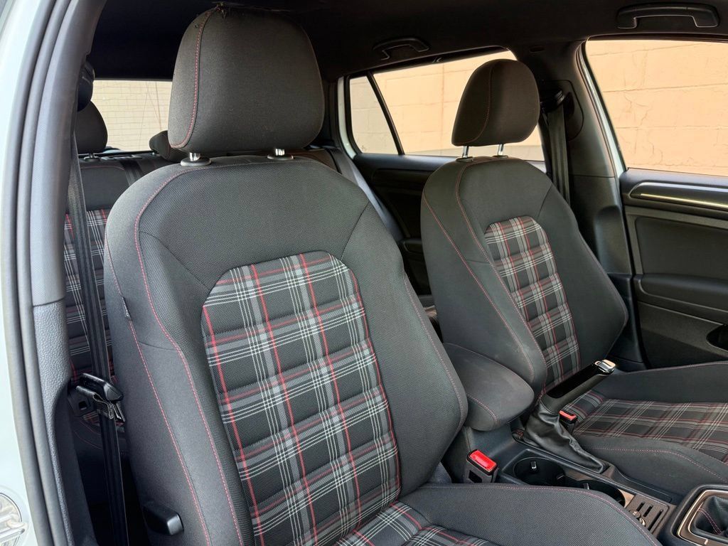 Used 2020 Volkswagen Golf 4-Door FWD image 18