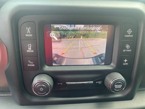 Used 2021 Jeep Gladiator Sport AWD/4WD image 24