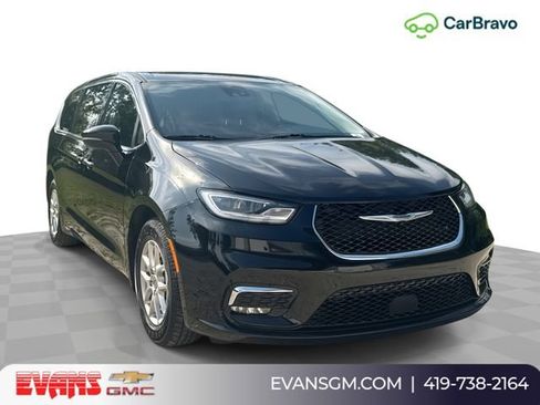 Used 2024 Chrysler Pacifica Touring-L FWD image 1