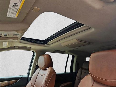 Used 2020 Cadillac Escalade ESV Premium Luxury AWD/4WD image 16