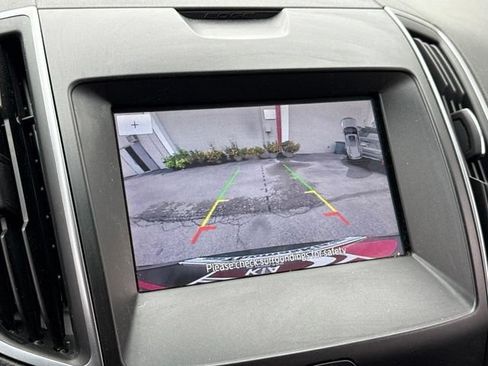 Used 2020 Ford Edge SE FWD image 23