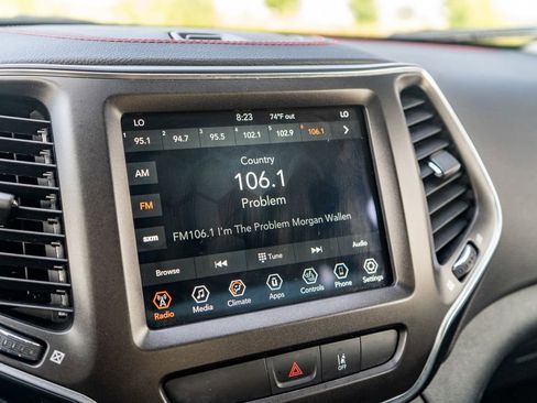 Used 2022 Jeep Cherokee Trailhawk image 25