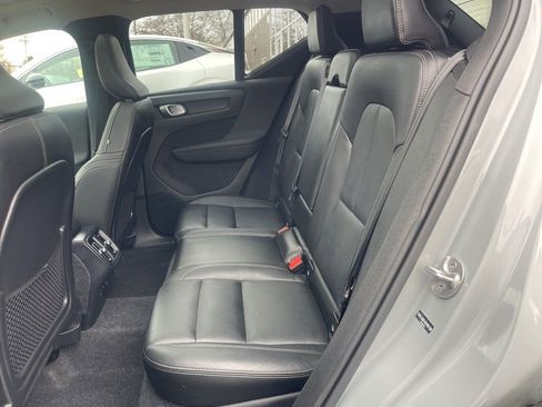 Used 2025 Volvo XC40 B5 Plus AWD/4WD image 20