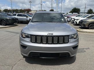 Used 2020 Jeep Grand Cherokee Altitude RWD video 2