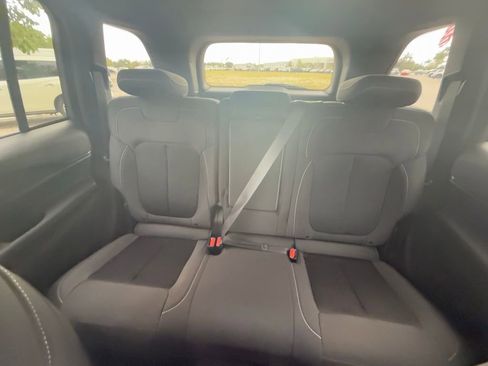 New 2025 Jeep Grand Cherokee Laredo X image 23