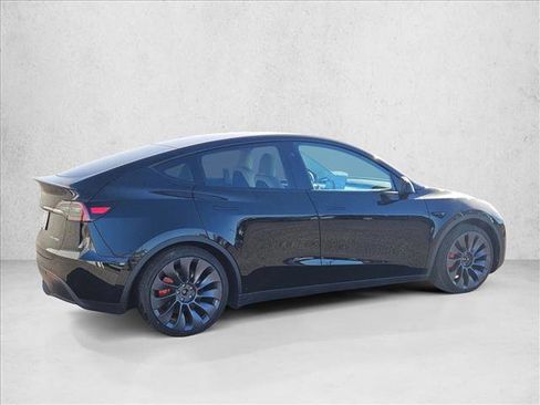 Used 2025 Tesla Model Y Performance image 5