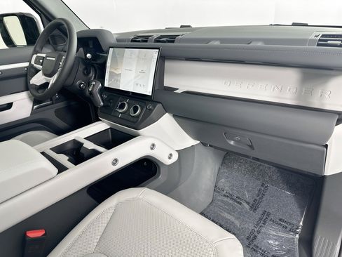 Used 2026 Land Rover Defender 110 S image 27