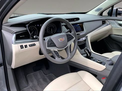 Used 2025 Cadillac XT5 Premium Luxury w/ Technology Package AWD/4WD image 13