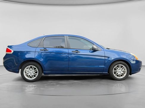 Used 2009 Ford Focus SE FWD image 6