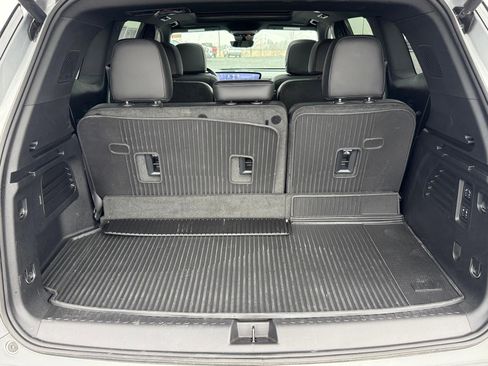 Used 2025 Buick Enclave Avenir w/ Super Cruise Package image 4