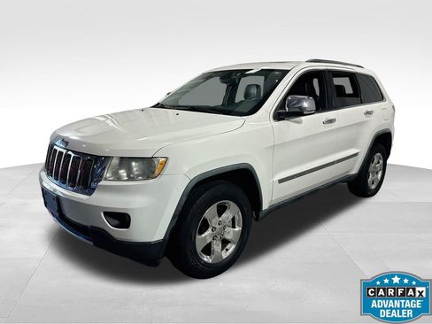 Used 2011 Jeep Grand Cherokee Limited AWD/4WD image 2