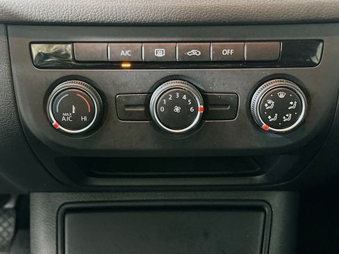 Used 2017 Volkswagen Tiguan S FWD image 22