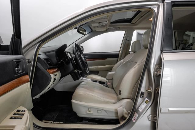 Used 2014 Subaru Outback 2.5i Limited AWD/4WD image 5